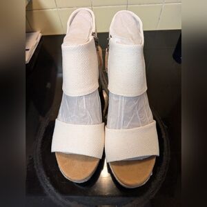NWT Tom's Elegant Cream Women's Wedge Sandals Size 11